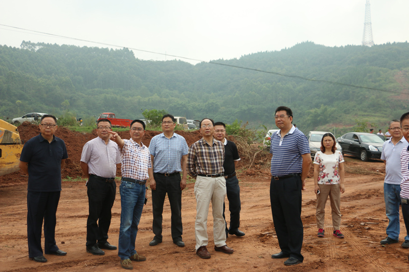 2016年9月1號(hào)市人大常委會(huì)領(lǐng)導(dǎo)調(diào)研華強(qiáng)溝水庫(kù)工程建設(shè)2 2016年9月1號(hào)市人大常委會(huì)領(lǐng)導(dǎo)調(diào)研華強(qiáng)溝水庫(kù)工程建設(shè)2