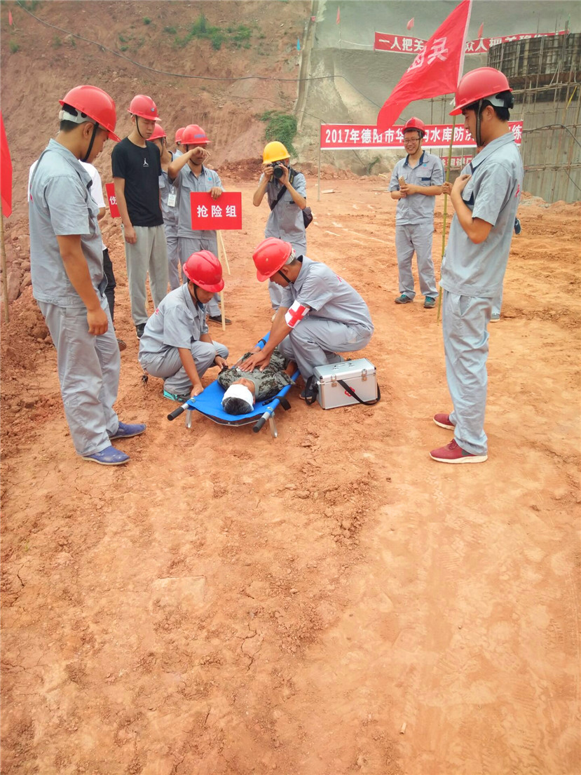 2017年6月23日 華強(qiáng)溝水庫一標(biāo)段工程開展“安全生產(chǎn)月”活動(dòng)3_副本 2017年6月23日 華強(qiáng)溝水庫一標(biāo)段工程開展“安全生產(chǎn)月”活動(dòng)3_副本