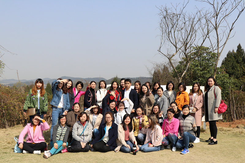 集團(tuán)公司舉辦系列活動慶?！叭恕眹H婦女節(jié)