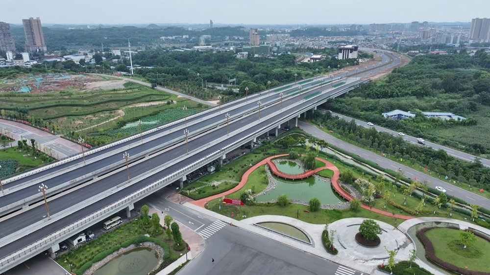 展“答卷”| 為民生“開路”，為幸?！疤聿省薄獙懺诔傻麓蟮赖铝_項(xiàng)目通車之際